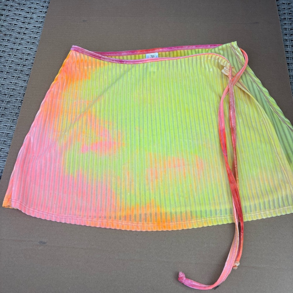 Dippin' Daisy's Burn Tie Dye Aglow Mini Wrap Skirt Size Small